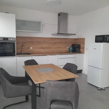 Apartment Schoene Ferienwohnung Direkt An Der Donau Osterhofen