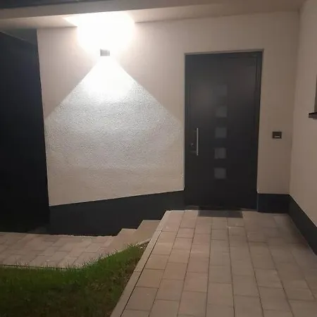 Schoene Ferienwohnung Direkt An Der Donau Apartamento *
