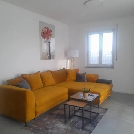 Schoene Ferienwohnung Direkt An Der Donau Apartamento *