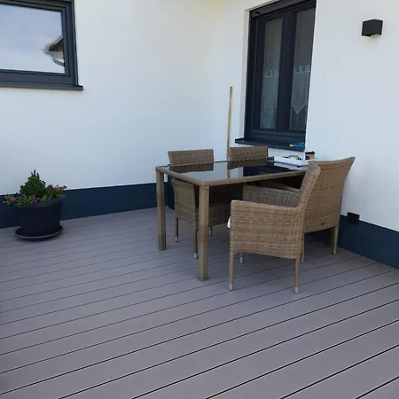公寓 Schoene Ferienwohnung Direkt An Der Donau 奥斯特罗芬